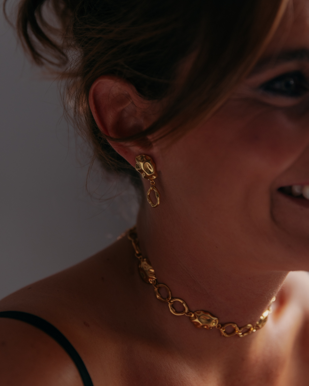 COLAR MIRÓ "Canção de vogais"