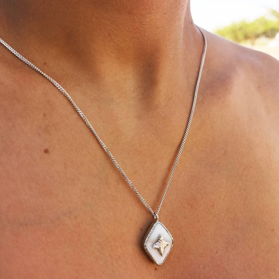 COLAR FLORENÇA PRATEADO