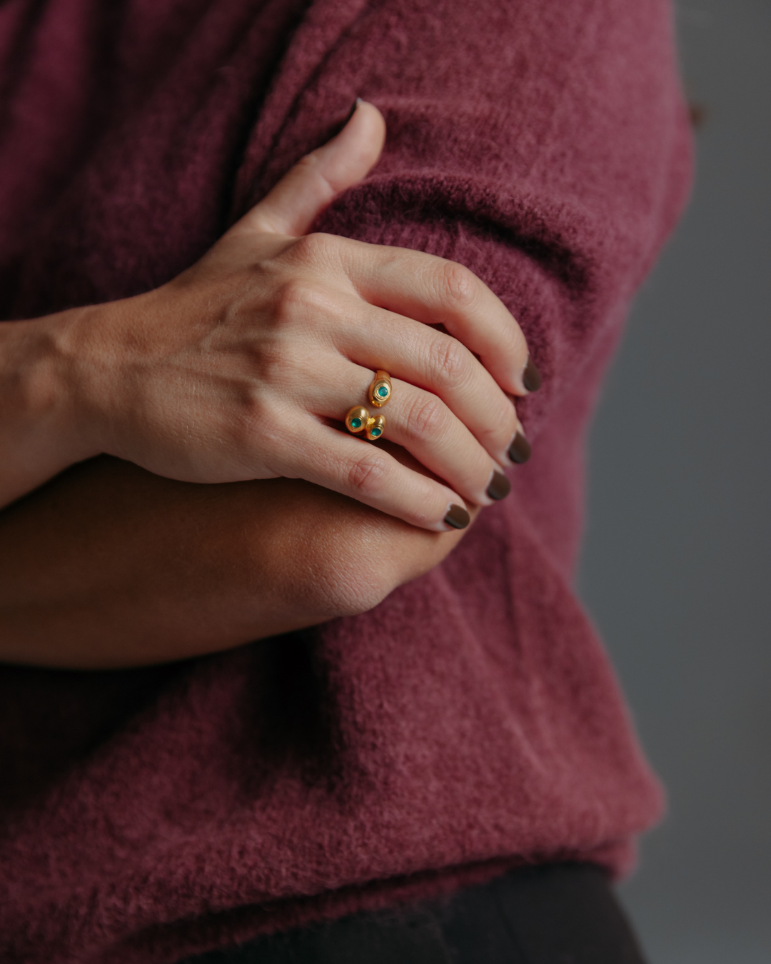 ANEL MIRÓ "Mulher diante do sol"