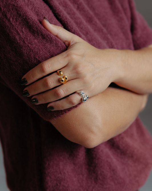 ANEL MIRÓ "Mulher diante do sol"