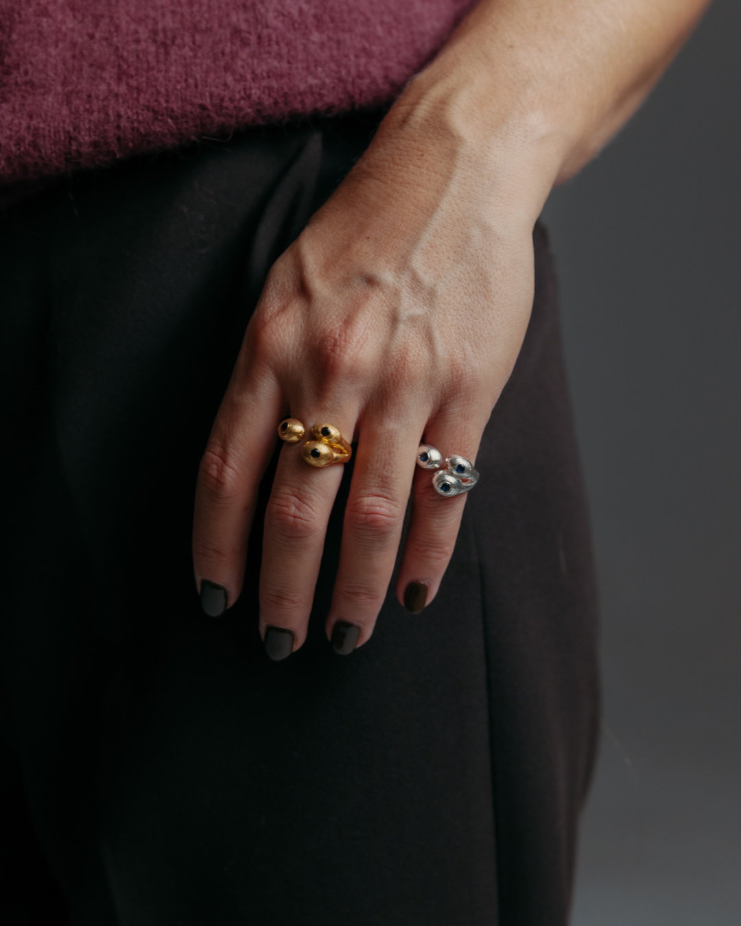 ANEL MIRÓ "Mulher diante do sol"