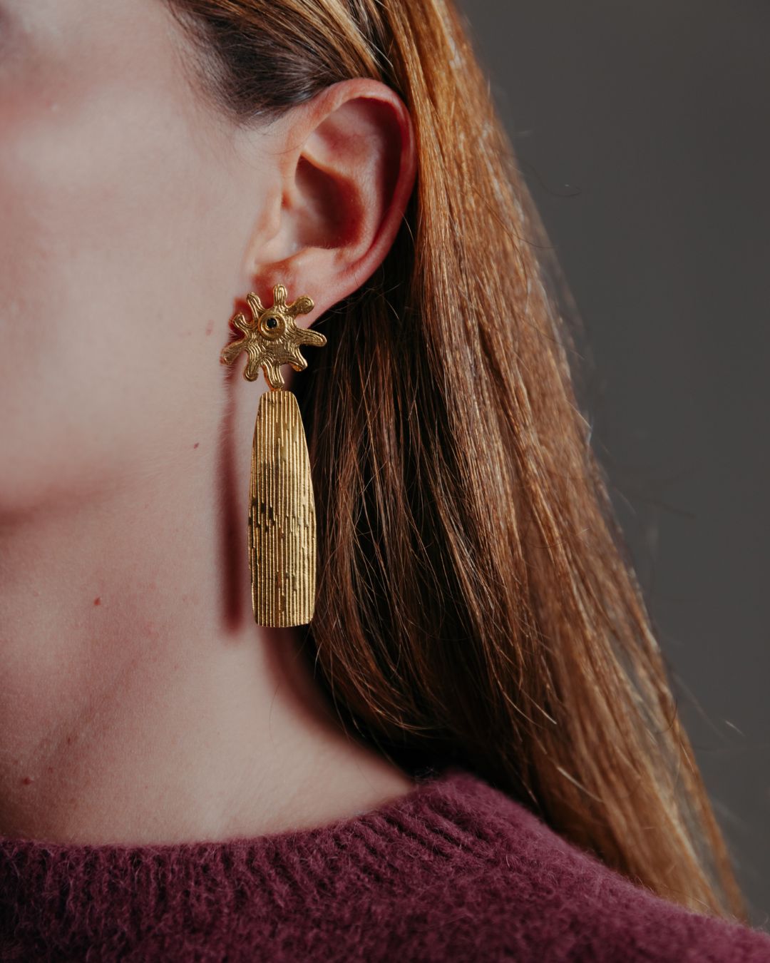 BRINCOS MIRÓ "Mulher diante do sol II"